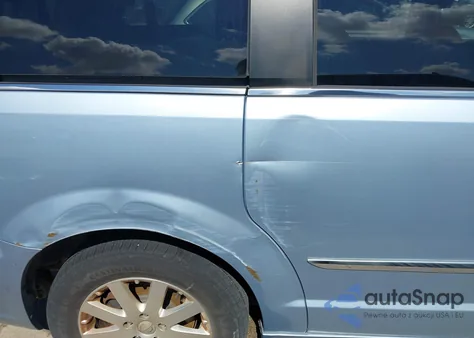 2013 Chrysler Town & Country Touring z USA, uszkodzony, nr VIN 2C4RC1BG8DR621027